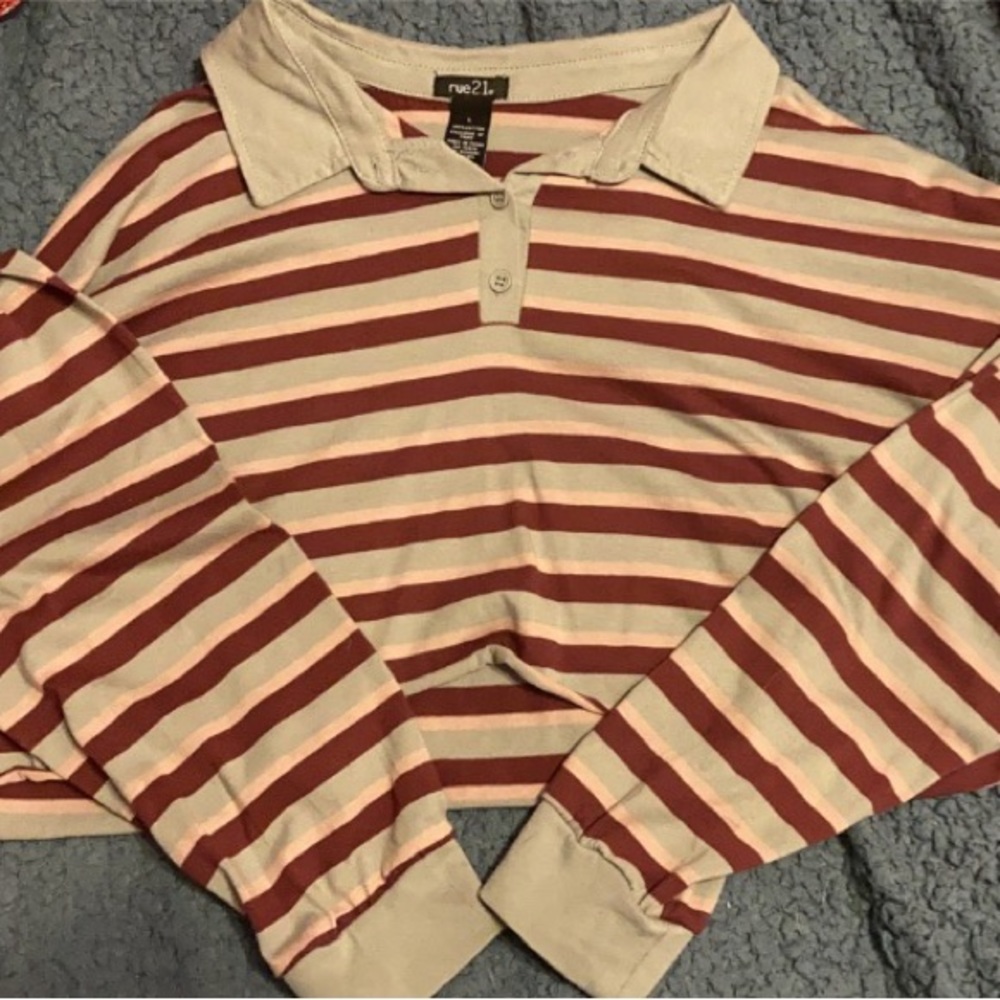 Rue 21 Cropped Long Sleeved Sized Large Top